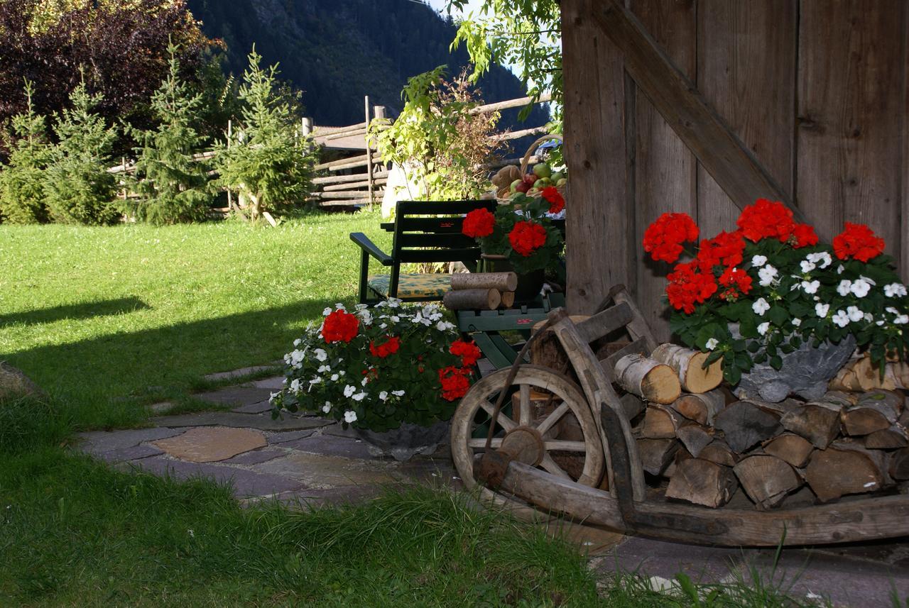 Ferienwohnungen Kroll - Appartements Viktoria Und Landhaus Maria Mayrhofen Exterior photo
