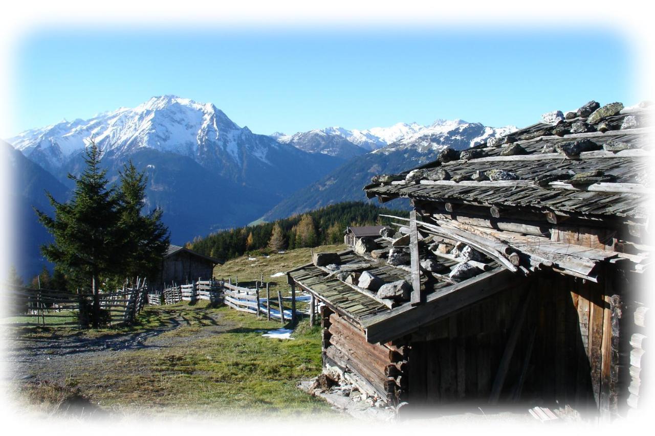 Ferienwohnungen Kroll - Appartements Viktoria Und Landhaus Maria Mayrhofen Exterior photo